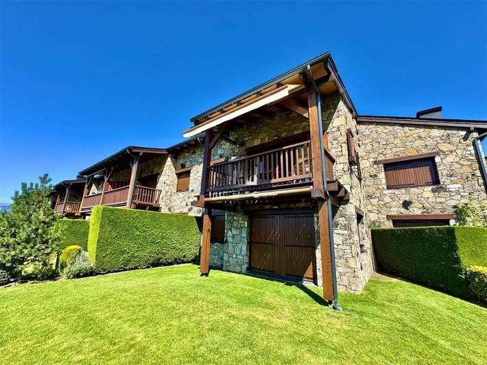 Gîte pour 7 personnes, avec terrasse à Sainte-Léocadie