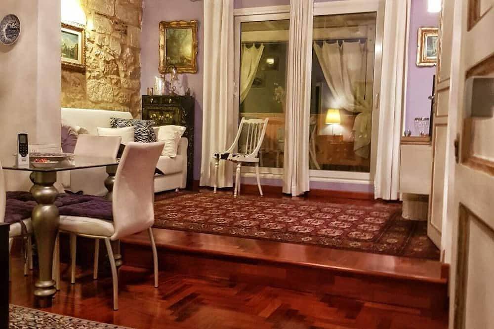 Apartamento entero, Ático con terraza en el centro histórico. in Ragusa (Sicilia), Provincia de Ragusa