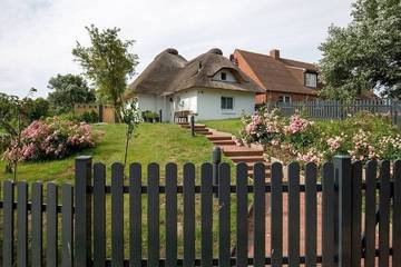 Ferienhaus für 4 Personen, mit Terrasse und Garten in Pellworm