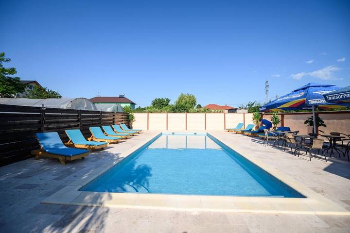 Maison d’hôte pour 2 personnes, avec piscine et jardin dans Constanța