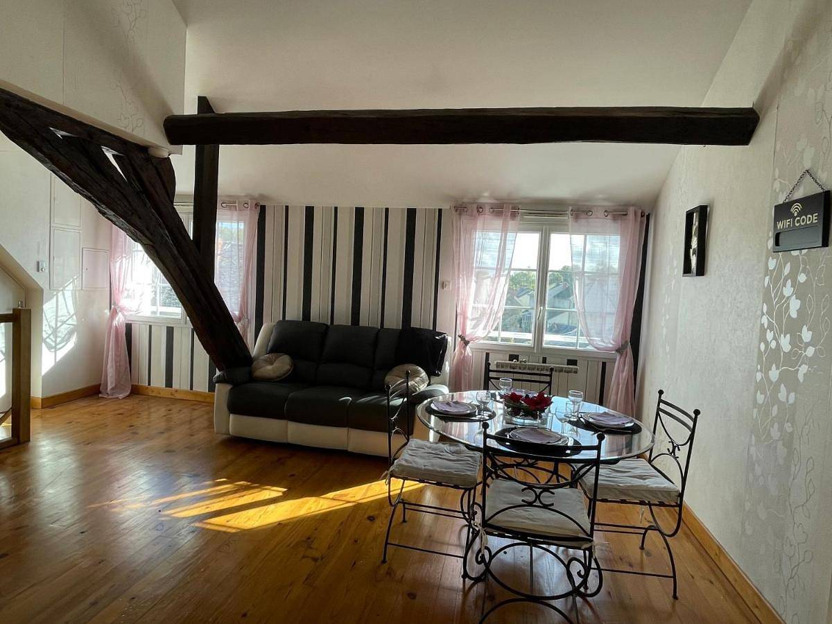 Appartement entier, Appart' Privé à Issoudun : Confort et Style in Issoudun, Région d'Issoudun