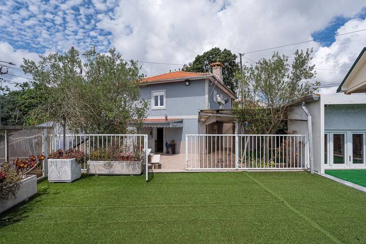 Location de vacances pour 6 personnes, avec terrasse ainsi que sauna et jardin dans Oliveira de Azeméis