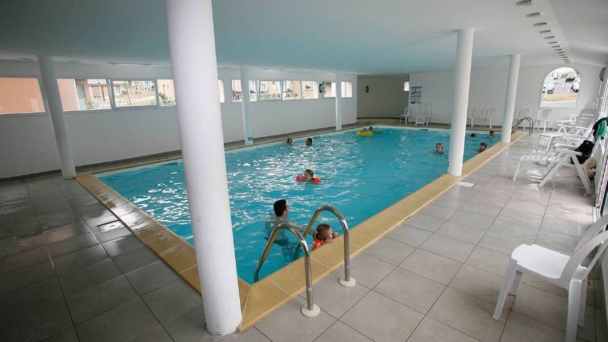 Maison de vacances pour 6 personnes, avec terrasse et piscine, animaux acceptés