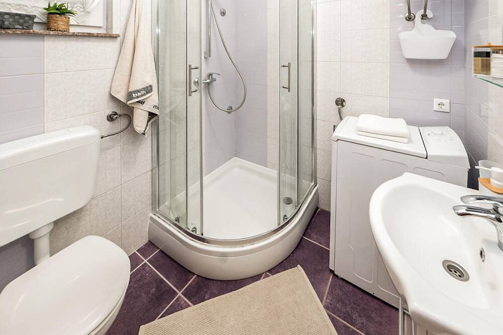 Entire apartment, 2 bedroom nice apartment in Rogoznica in Art, Rogoznica