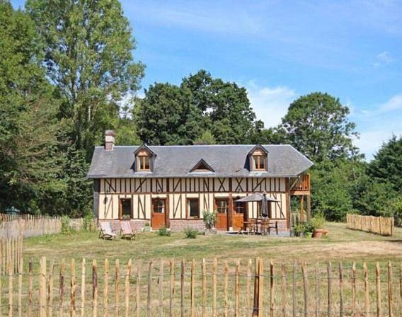 Gîte pour 6 personnes, avec jardin et balcon dans Illeville-sur-Montfort