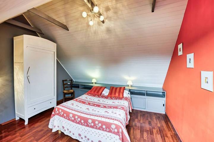 Gîte pour 4 personnes, avec jardin et jacuzzi à Plouégat-Moysan