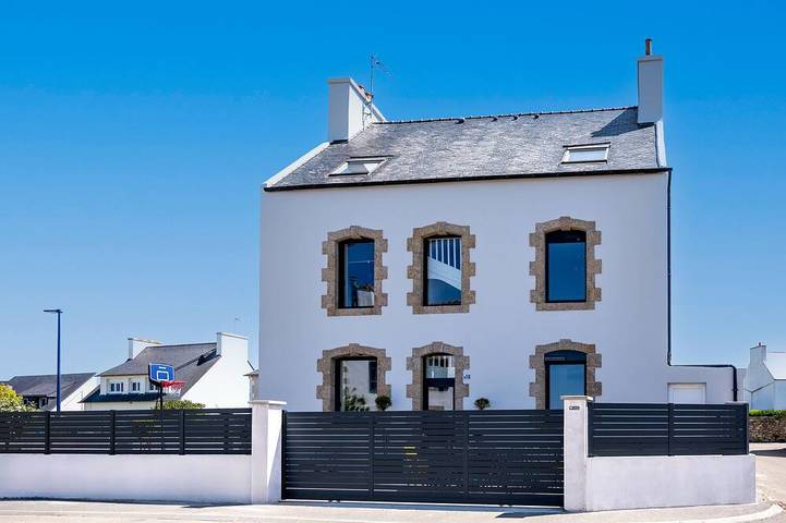 Location de vacances pour 14 personnes, avec jardin à Porspoder