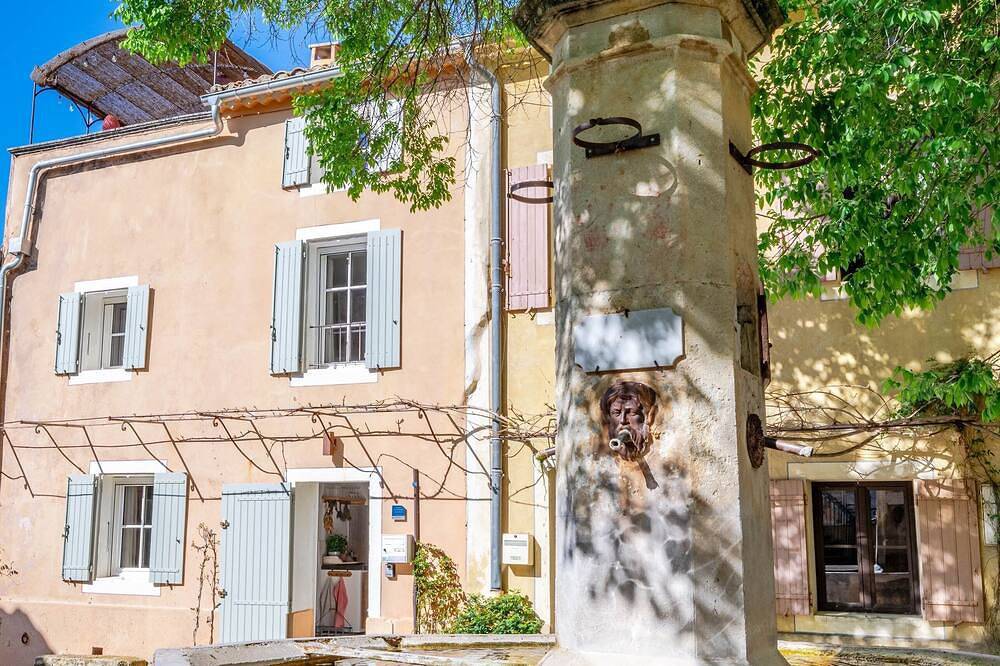 Chez Prunelle-Casa-Baño en la habitacion in Flassan, Parque natural regional del Mont Ventoux