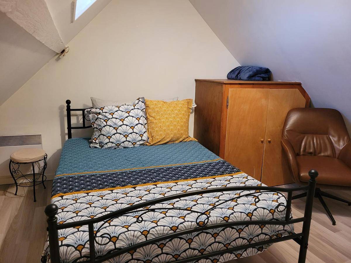 Two-Bedroom House in Coulanges-sur-Yonne, Région d'Auxerre