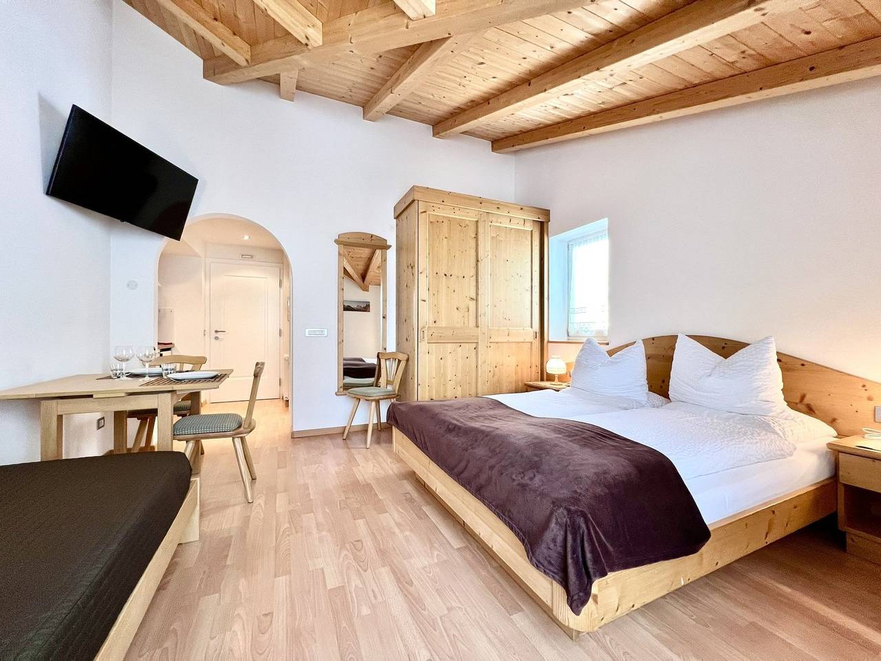 Ganze Ferienwohnung, Apartments Enjoy Dolomites - Chalet - Wohnung mit 2 Doppelzimmern und 1 Einzelzimmer – 100 m² in St. Christina in Gröden, Dolomiti Superski
