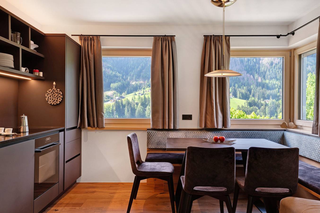 Ganze Wohnung, Charmante Ferienwohnung "Vista" bei Seiser Alm mit Bergblick, Wlan in St. Ulrich in Gröden, Dolomiti Superski