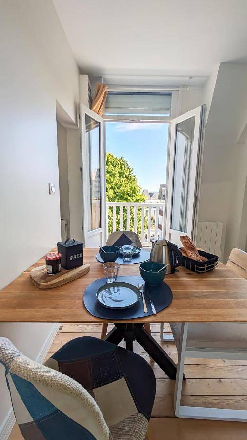 Appartement entier, One-Bedroom Apartment in Villers-sur-Mer, Région de Lisieux