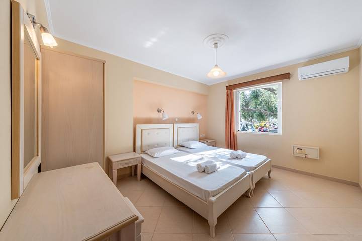 Apartment for 4 people, with balcony and garden, child-friendly in Parga