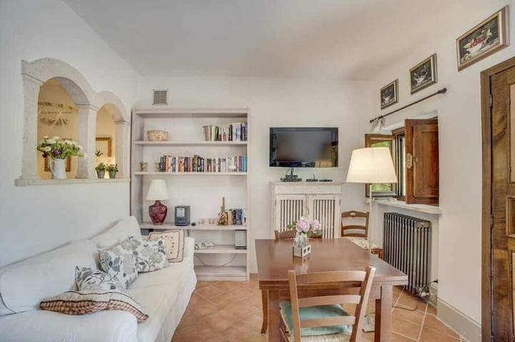 Cozy cottage for two in gorgeous property with beautiful swimming poo in Spoleto, Perugia Provinz