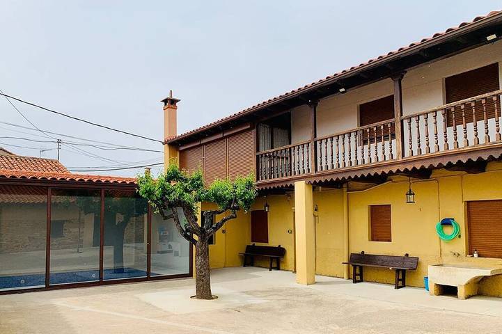 Maison de vacances pour 11 personnes, avec Balcon ainsi que Jacuzzi et Jardin dans Santa Catalina de Somoza