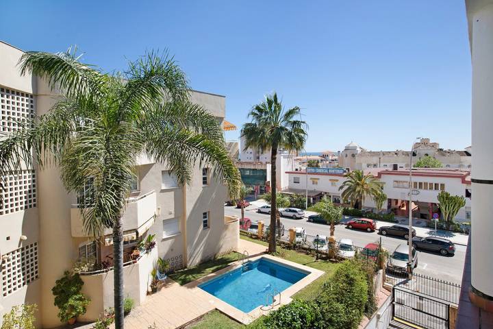 Appartement entier, Appartement 'Joya' avec piscine partagée, Wi-Fi et climatisation in Montemar Torremolinos, Torremolinos
