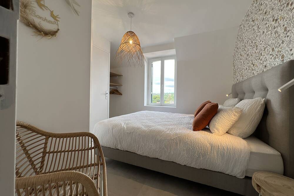 Ganze Wohnung, Apartment-Ensuite-Design-Stadtblick-Apartement in Villefranche-de-Rouergue, Aveyron