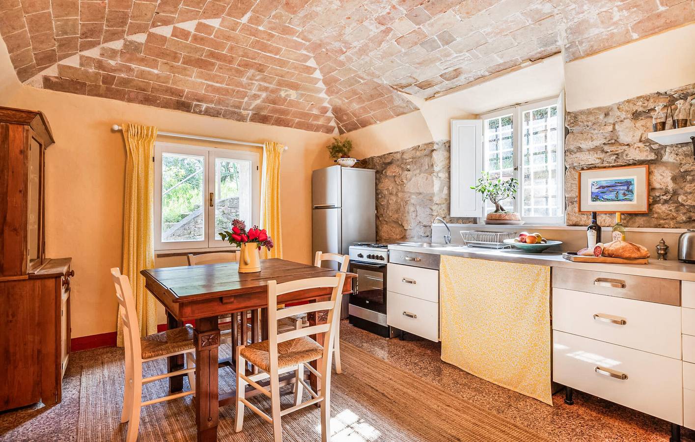 Ganze Ferienwohnung, Gemütliche 1-Zimmer-Wohnung mit WLAN und Terrasse in der Nähe des Stadtzentrums von Montecatini in Montecatini Val di Cecina, Pisa Provinz