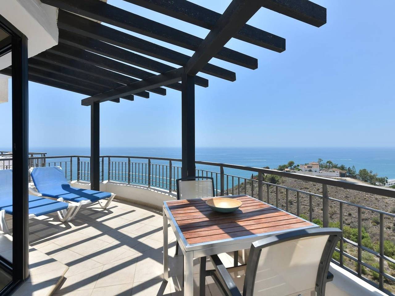 Appartement entier, Appartement ave vue frontale au mer avec garage in Torrox Costa, Torrox