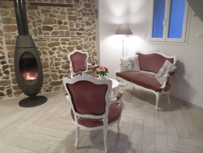 Chambre d’hôte pour 2 personnes, avec terrasse et piscine ainsi que vue et jardin dans Rhône - 4