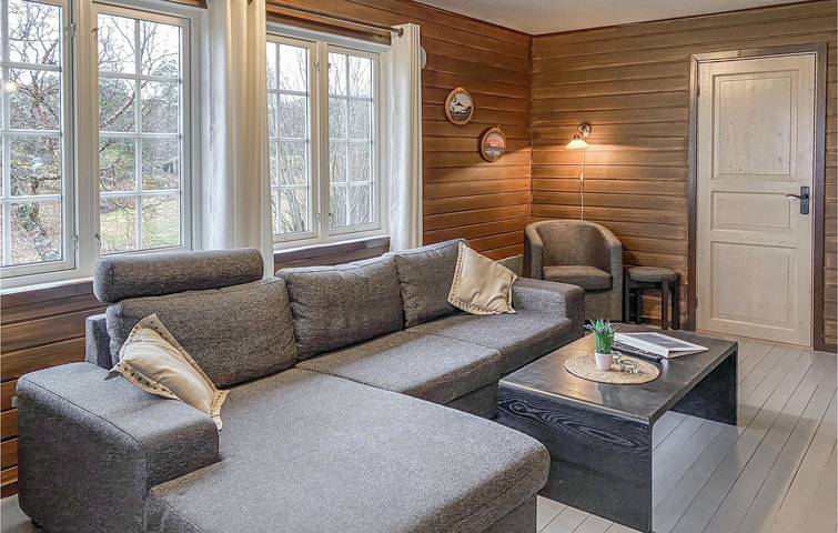 Ferienhaus für 4 Personen mit Garten in Lødingen