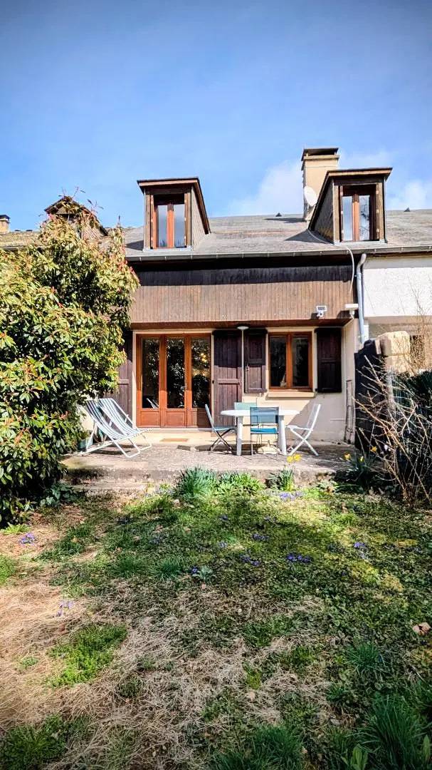 Gîte pour 6 personnes, avec jardin à Bagnols-les-Bains