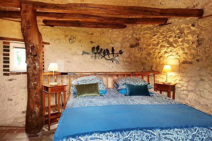 Gîte pour 2 personnes, avec Jacuzzi et Jardin à Beaumont-la-Ronce