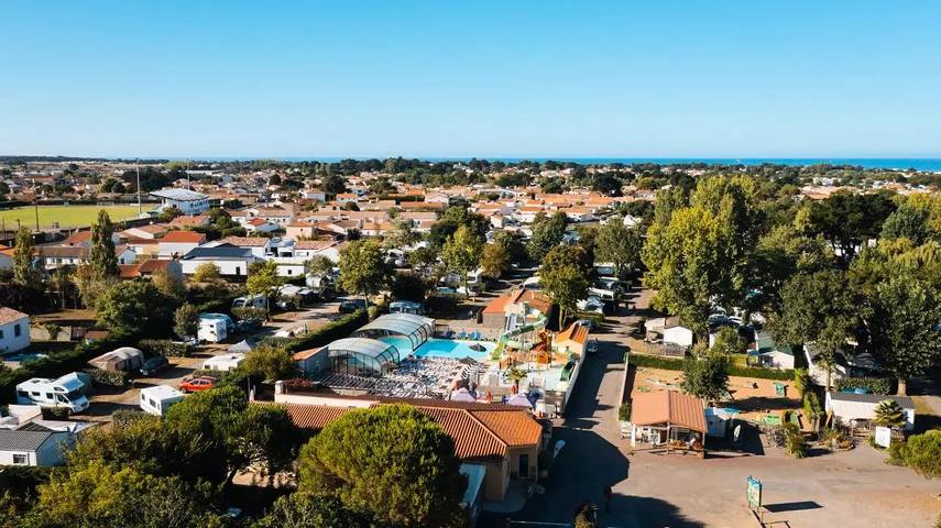 Camping pour 6 personnes, avec Terrasse