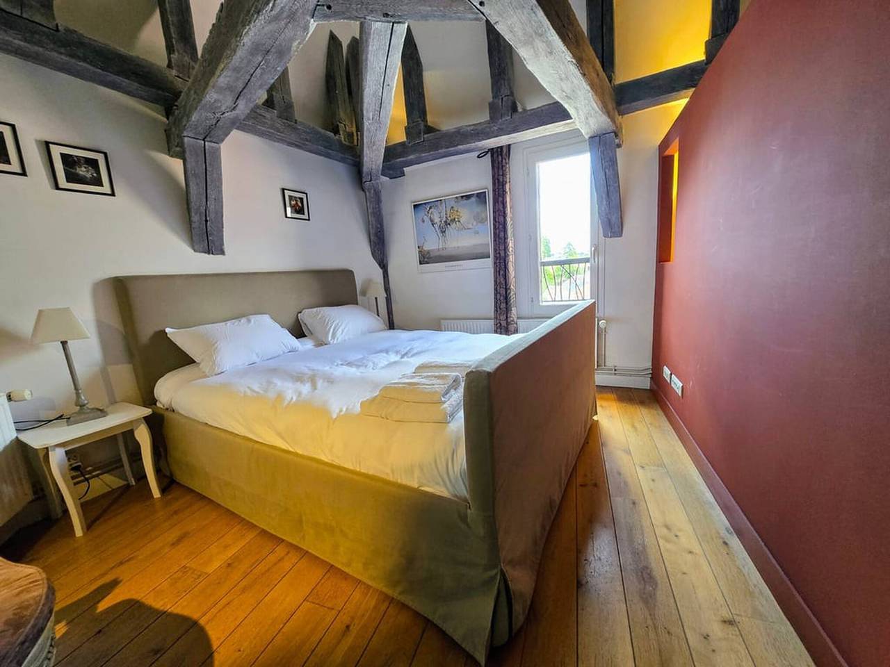 Ganzes Studio, Gemütliches Zimmer im Herzen von Auxerre mit privatem Parkplatz in Auxerre, Auxerre und Umgebung