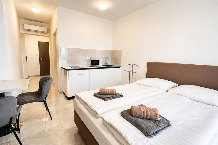Ganze Wohnung, 1 room Apartment with AC, Vienna Gate 1 in Bratislava, Bratislava und Umgebung