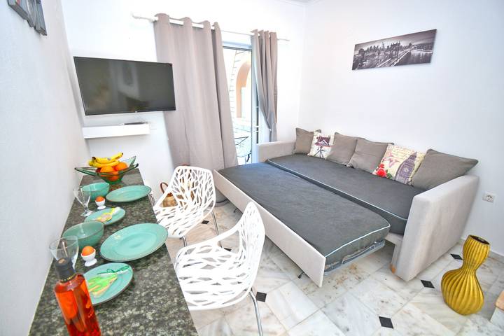 Gîte pour 4 personnes, avec Balcon ainsi que Jacuzzi et Jardin à Agios Gordios - 4