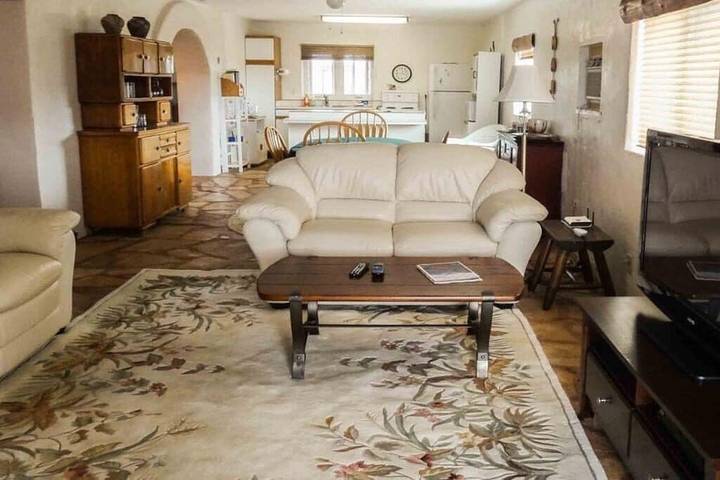 Vacation rental for 6 people, with yard and balcony in Big Bend National Park