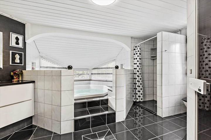 Ferienhaus für 6 Personen, mit Whirlpool und Terrasse sowie Garten und Sauna in Blavand - 3