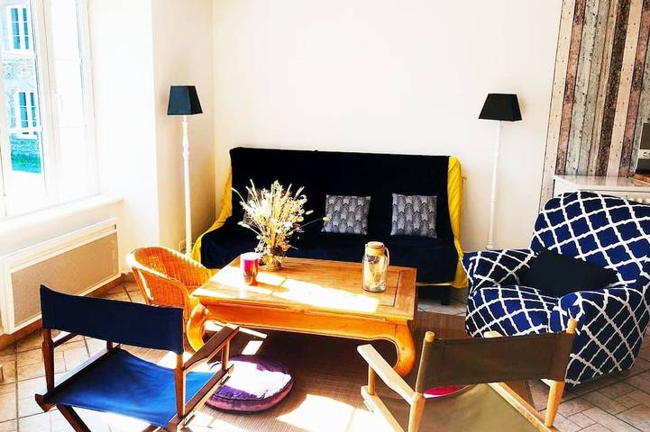 Location de vacances pour 6 personnes, avec jardin dans Folligny