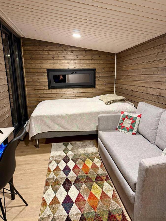 Gîte pour 2 personnes, avec vue et sauna ainsi que vue sur le lac et jardin