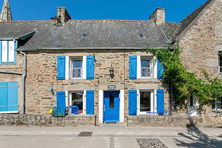Maison de vacances les pieds dans l’eau in Saint-Michel-en-Grève, Ceinture Dorée