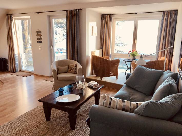 Ferienwohnung für 4 Personen, mit Balkon und Terrasse sowie Garten und Seeblick in Timmendorfer Strand