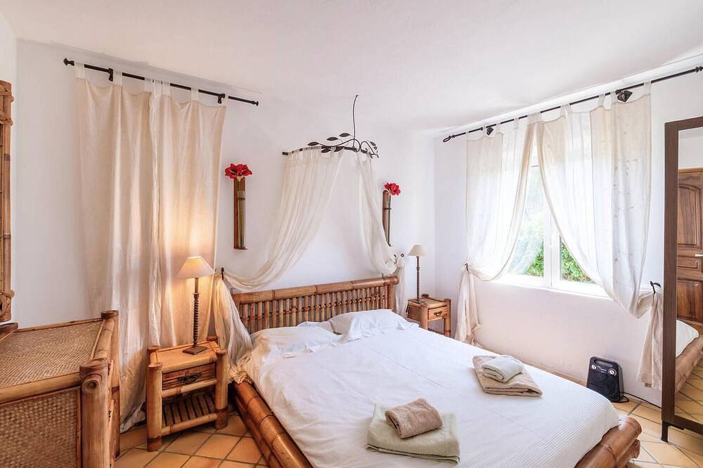 Preciosa casa en St. Cézaire-sur-Siagne in Saint-Cézaire-sur-Siagne, Costa mediterránea (Francia)