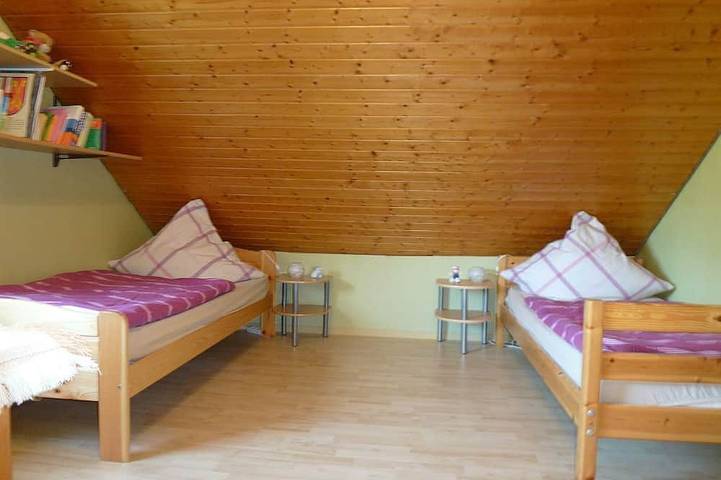 Appartement entier, Appartement mansardé confortable dans un style maison de campagne avec balcon et WiFi gratuit in Cond, Cochem
