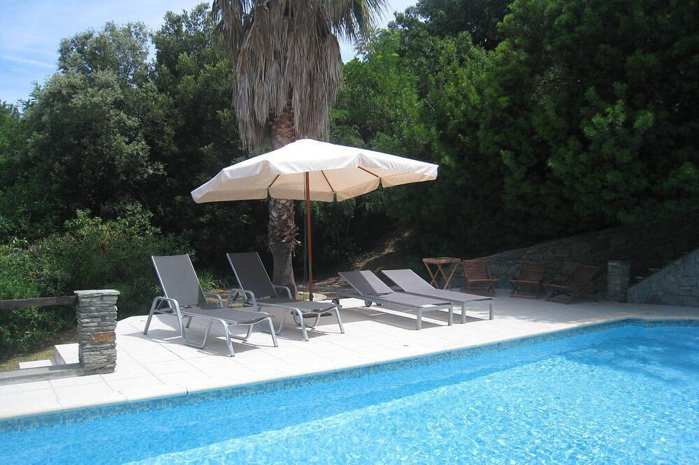 Villa 300 M2, piscina, cerca de la playa a pie, Saint-Florent, Haute Corse in Saint-Florent, Region de Calvi
