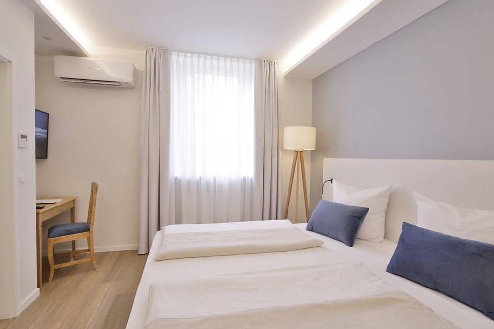 Doppelzimmer Dusche/Wc Komfort - Landidyll Hotel Klostermühle in Münchweiler an der Rodalb, Landkreis Südwestpfalz