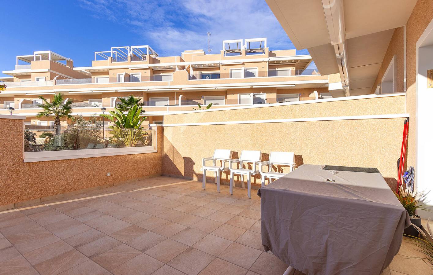 Apartamento de lujo en la playa con piscina y aparcamiento in El Mojón (Alicante), Pilar de la Horadada