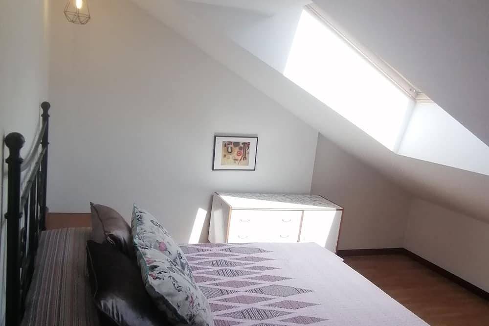 Entire apartment, 3 bedrooms penthouse in the center of Cangas de Onis in El Puente, Cangas de Onís