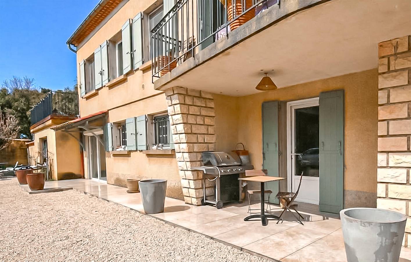 Appartement de vacances entier, Charmant appartement de 90 m² avec jardin, Wi-Fi et parking près de la rivière La Meyne in Orange, Vaucluse