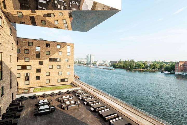 Hotel für 2 Personen, mit Ausblick und Sauna sowie Terrasse, mit Haustier in Berliner Mauer