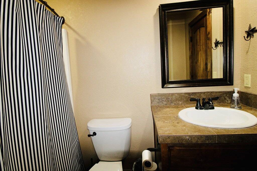 Großes Haus, große Freiflächen und ein privater Pool, perfekt für große Familien in Rio Frio, Real County