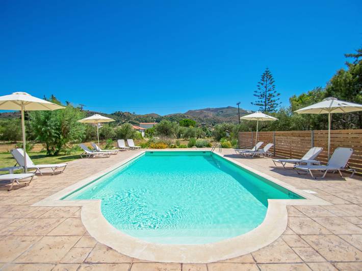 Ferienhaus für 11 Personen, mit Terrasse und Pool sowie Garten in Kalamaki - 4