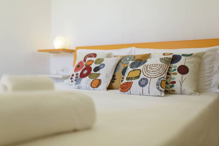 Location de vacances pour 6 personnes, avec piscine ainsi que jardin et terrasse à Porto Pino - 3