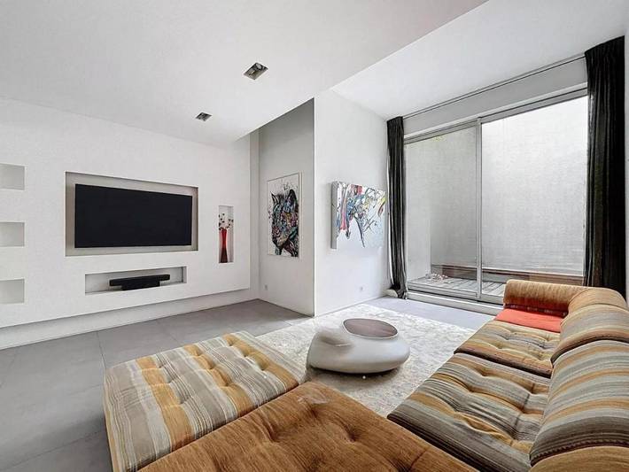 Chambre d’hôte pour 6 personnes, avec piscine et sauna ainsi que jacuzzi et balcon