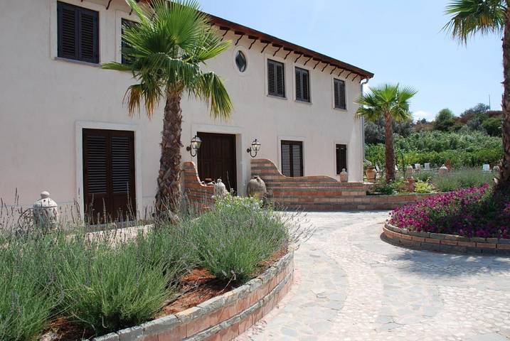 Location de vacances pour 3 personnes, avec Terrasse et Jardin ainsi que Piscine et Sauna à Santa Flavia - 3